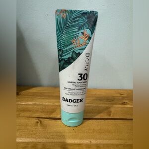 Badger Mineral Sunscreen SPF 30 - Green and White